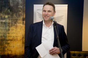 Marcel Beijer tijdens de boekpresentatie van Overwonnen verlangen